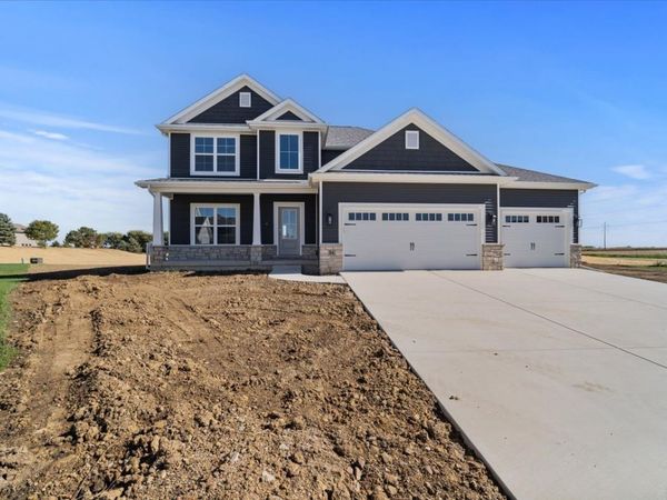 24 Stonehouse Court, Bloomington, IL 61705