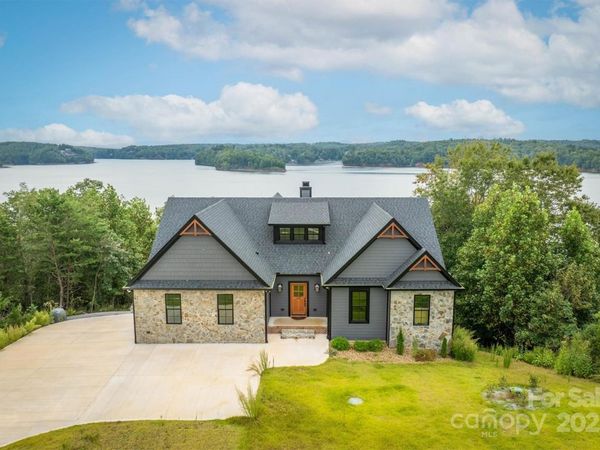 464 LakeCrest Drive, Nebo, NC 28761