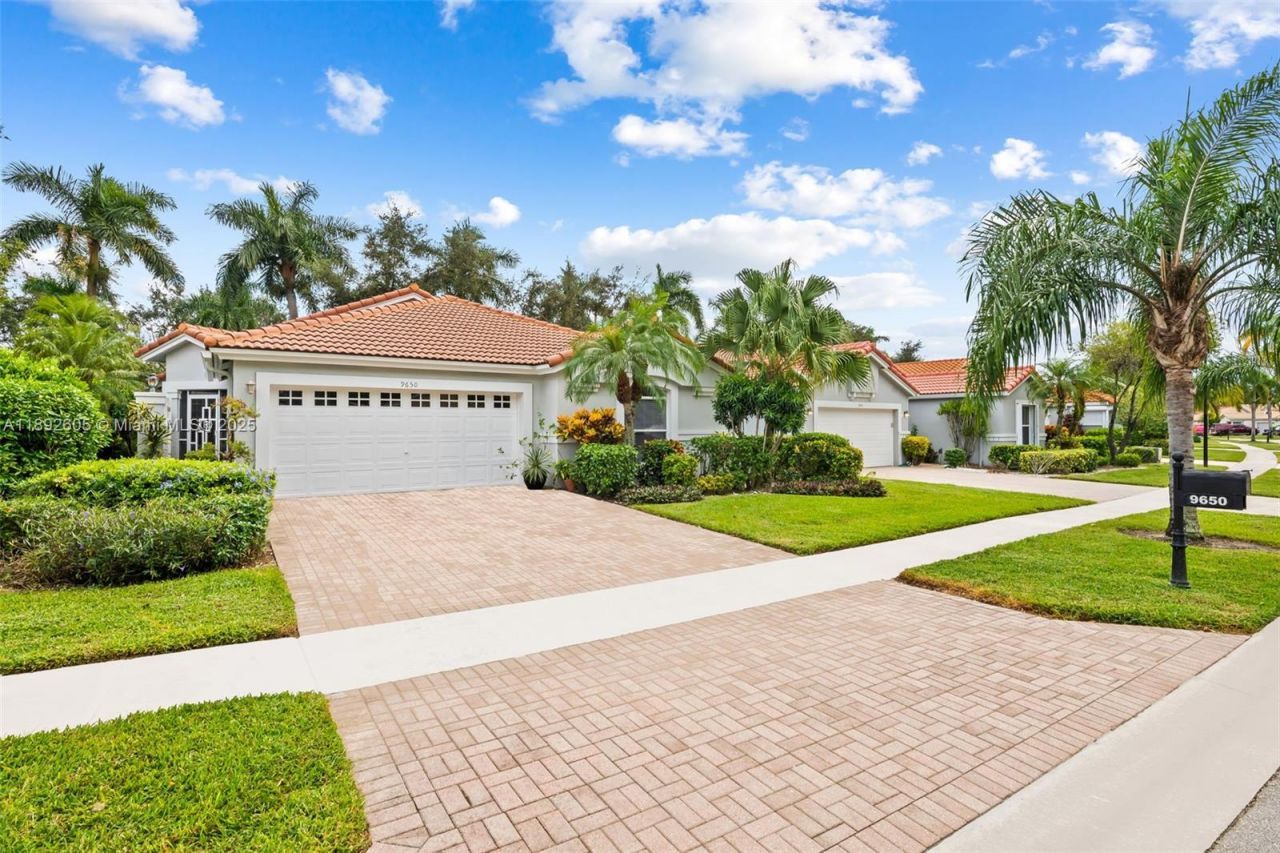 9650 Harbour Lake Cir, Boynton Beach, FL 33437 Photo