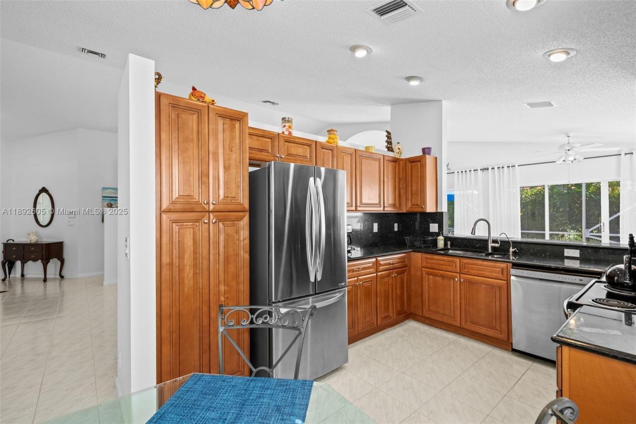 9650 Harbour Lake Cir, Boynton Beach, FL 33437 Photo