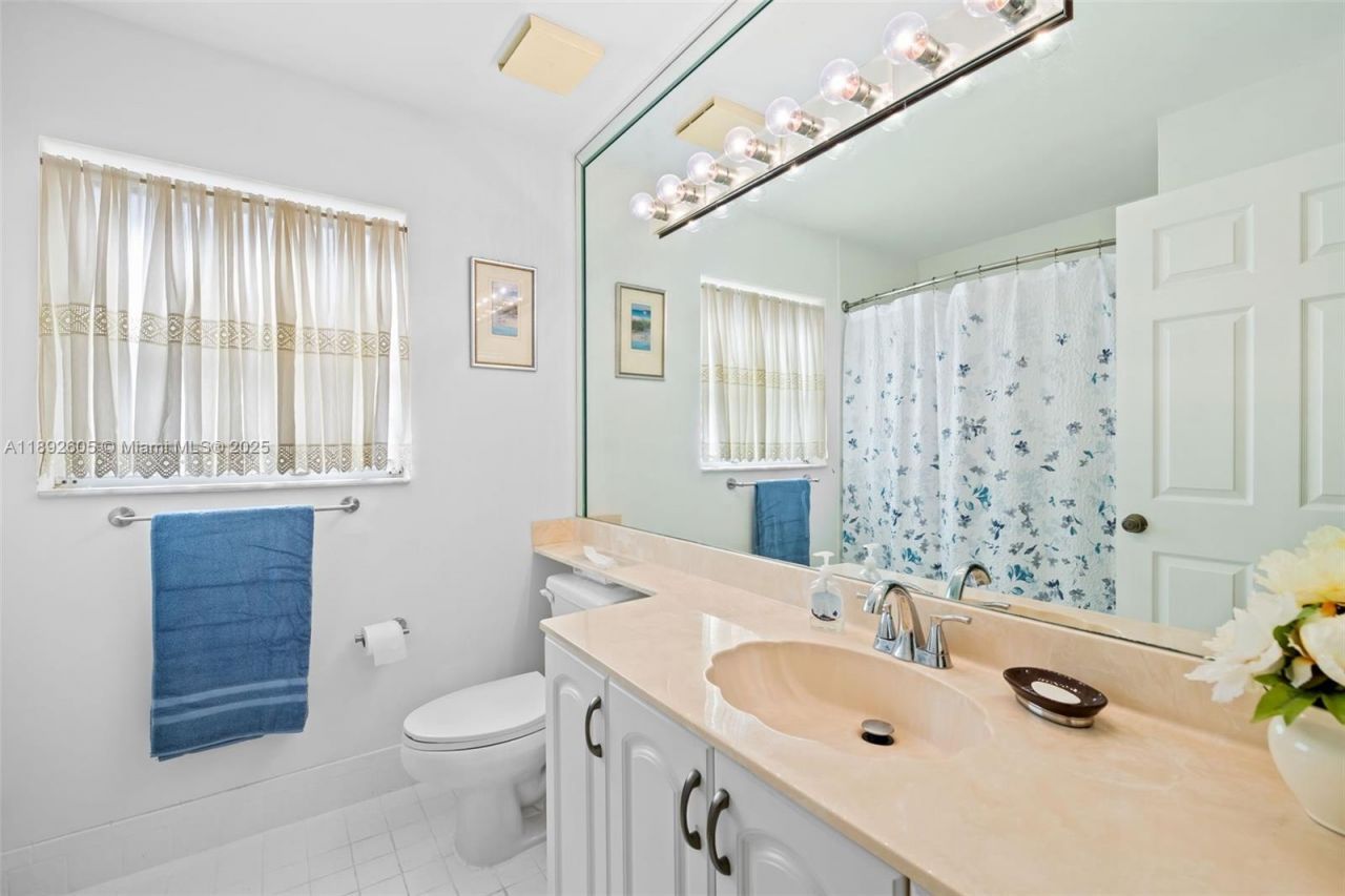 9650 Harbour Lake Cir, Boynton Beach, FL 33437 Photo