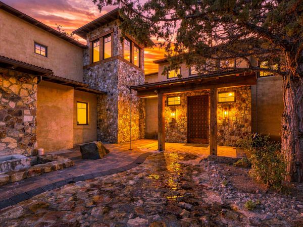 23021 Brushline Court, Bend, OR 97701