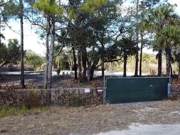 634 Jackie CT, LEHIGH ACRES, FL 33972