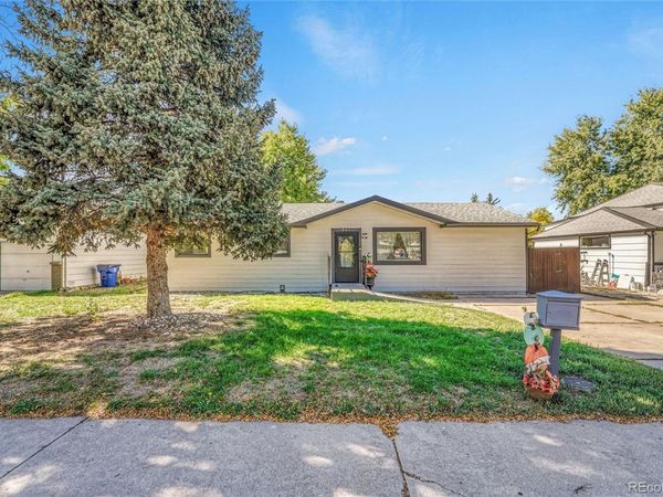 841 S Oakland Street, Aurora, CO 80012