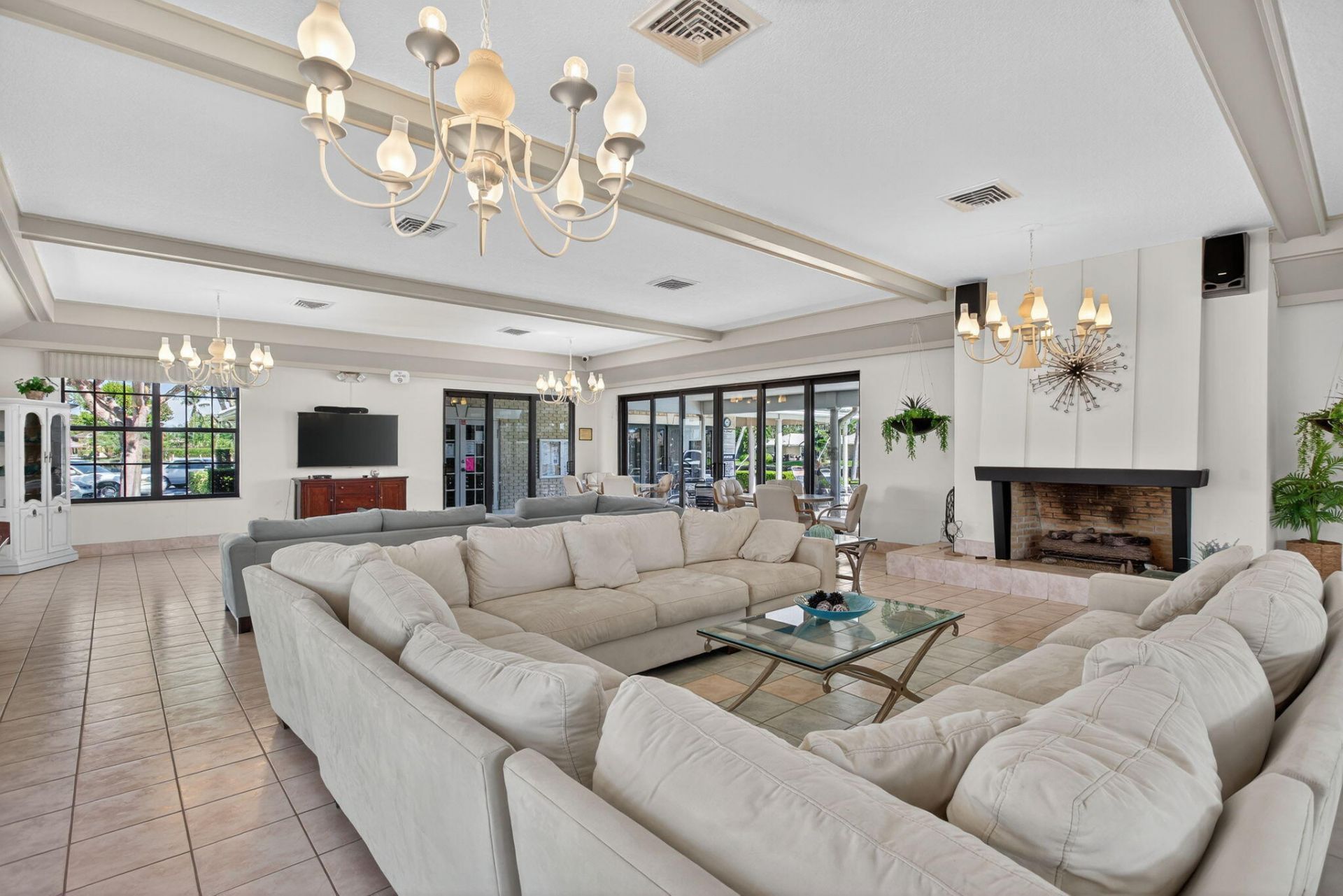 130 Cypress Club Drive, Unit 324, Pompano Beach, FL 33060 Photo