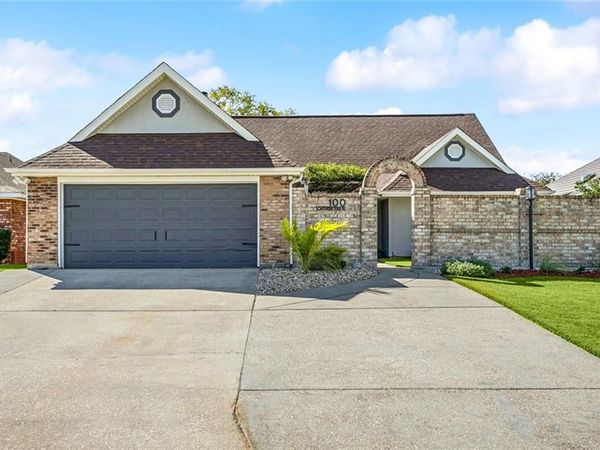 100 SOUTHERN STAR Place, Slidell, LA 70458