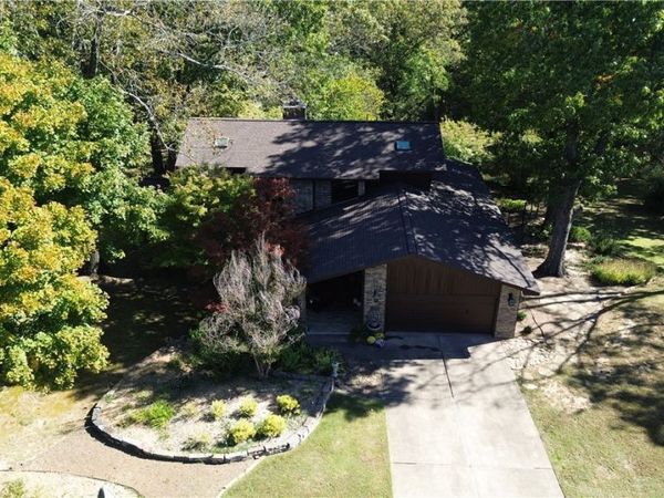 8652 Apple Park, Rogers, AR 72756