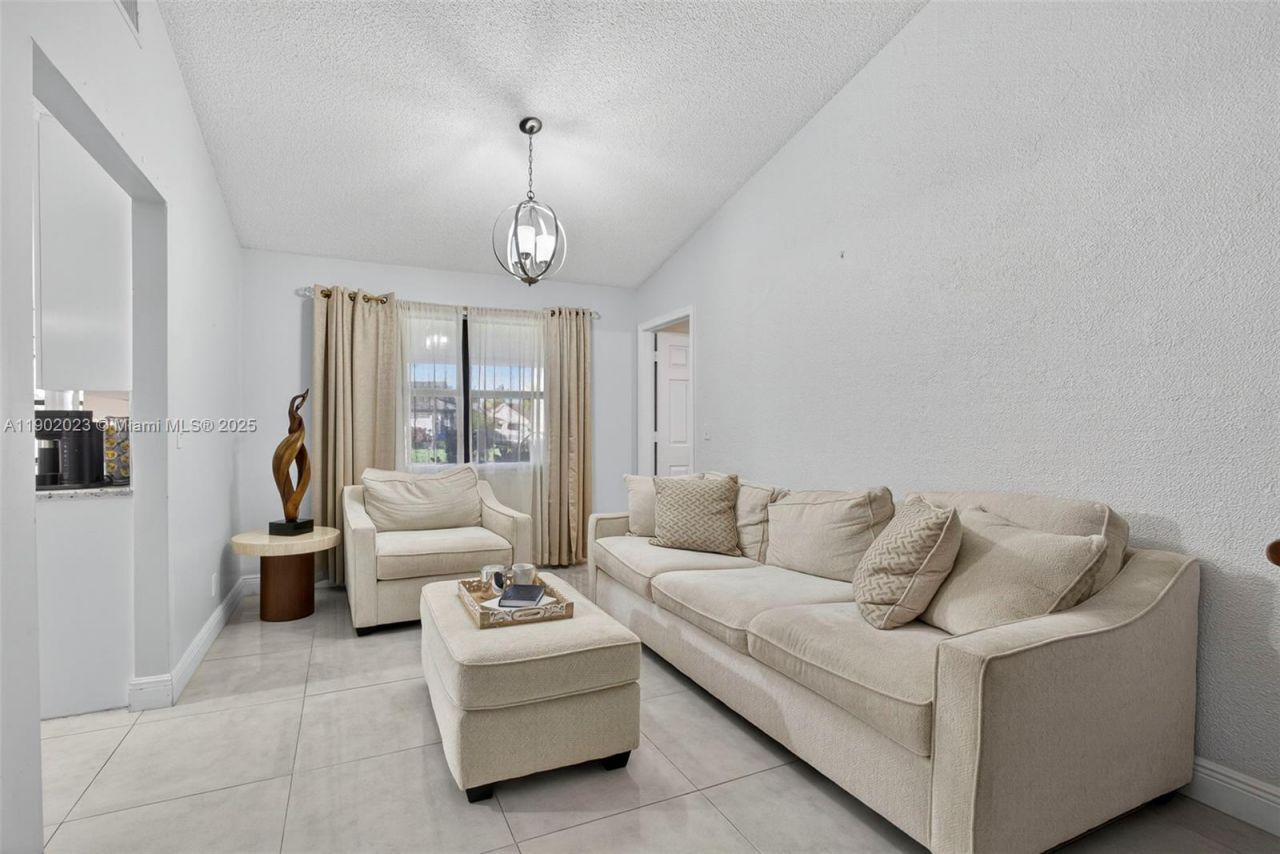 100 Miramar Ave, Royal Palm Beach, FL 33411 Photo