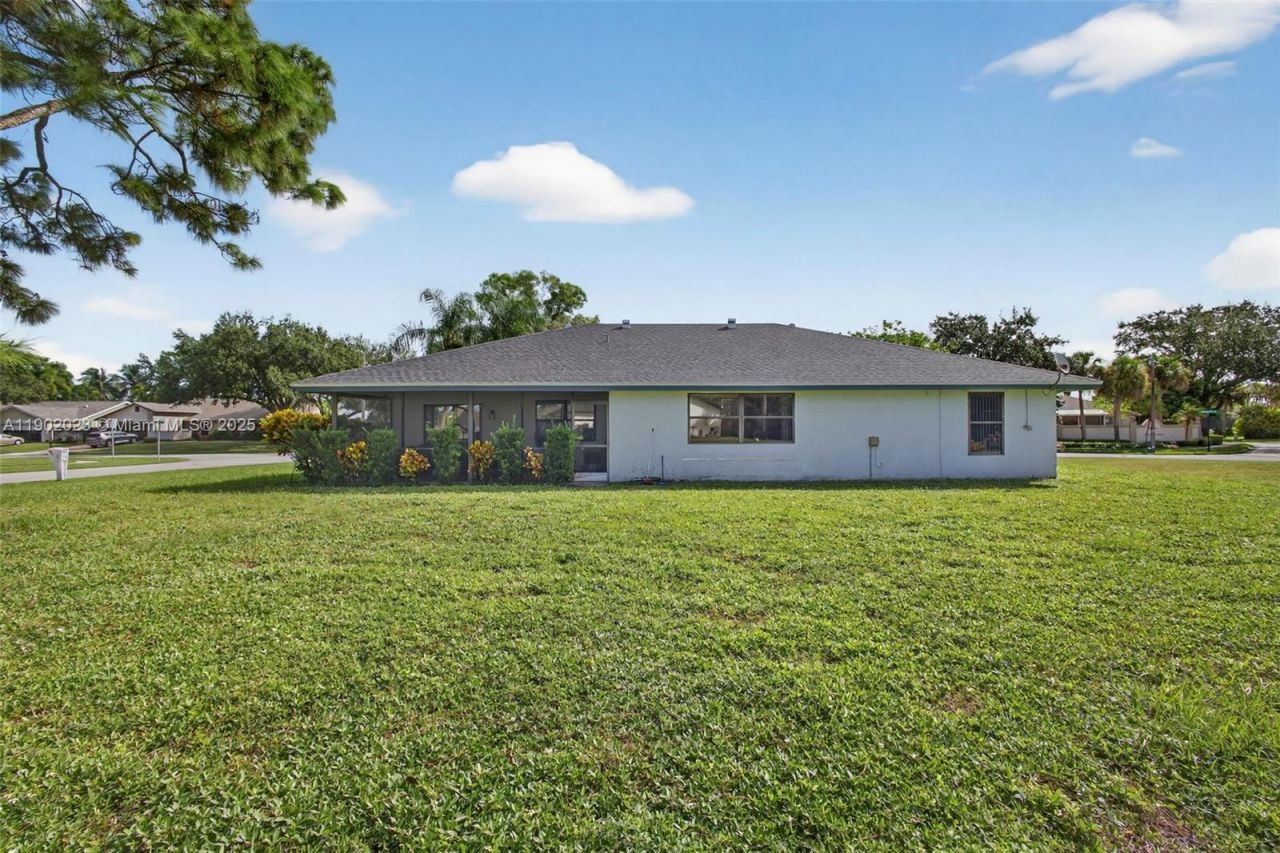 100 Miramar Ave, Royal Palm Beach, FL 33411 Photo