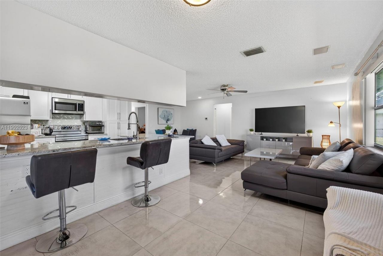 100 Miramar Ave, Royal Palm Beach, FL 33411 Photo