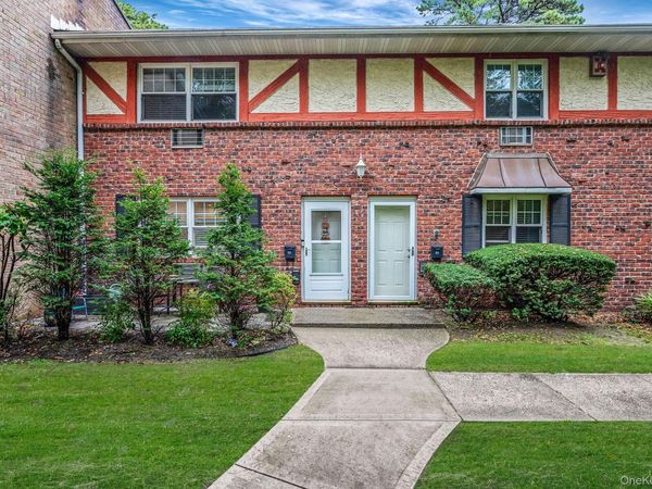 21 Glen Hollow Drive, Unit G2, Holtsville, NY 11742