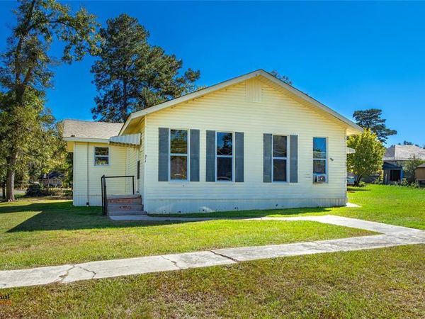 309-311 sycamore Street, Logansport, LA 71049