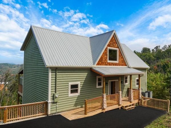 605 Wiley Oakley Drive, Gatlinburg, TN 37738