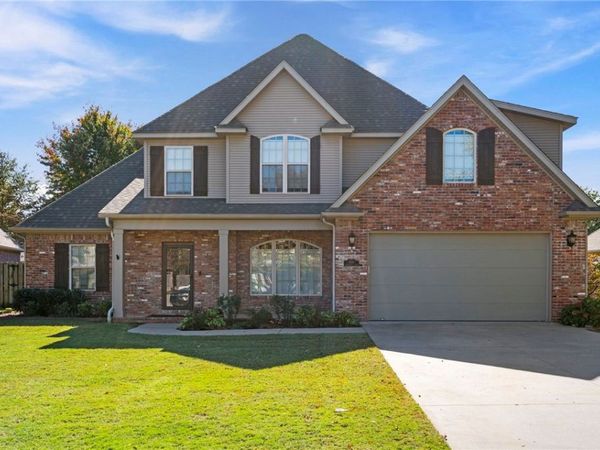 4311 W Coneflower Place, Fayetteville, AR 72704