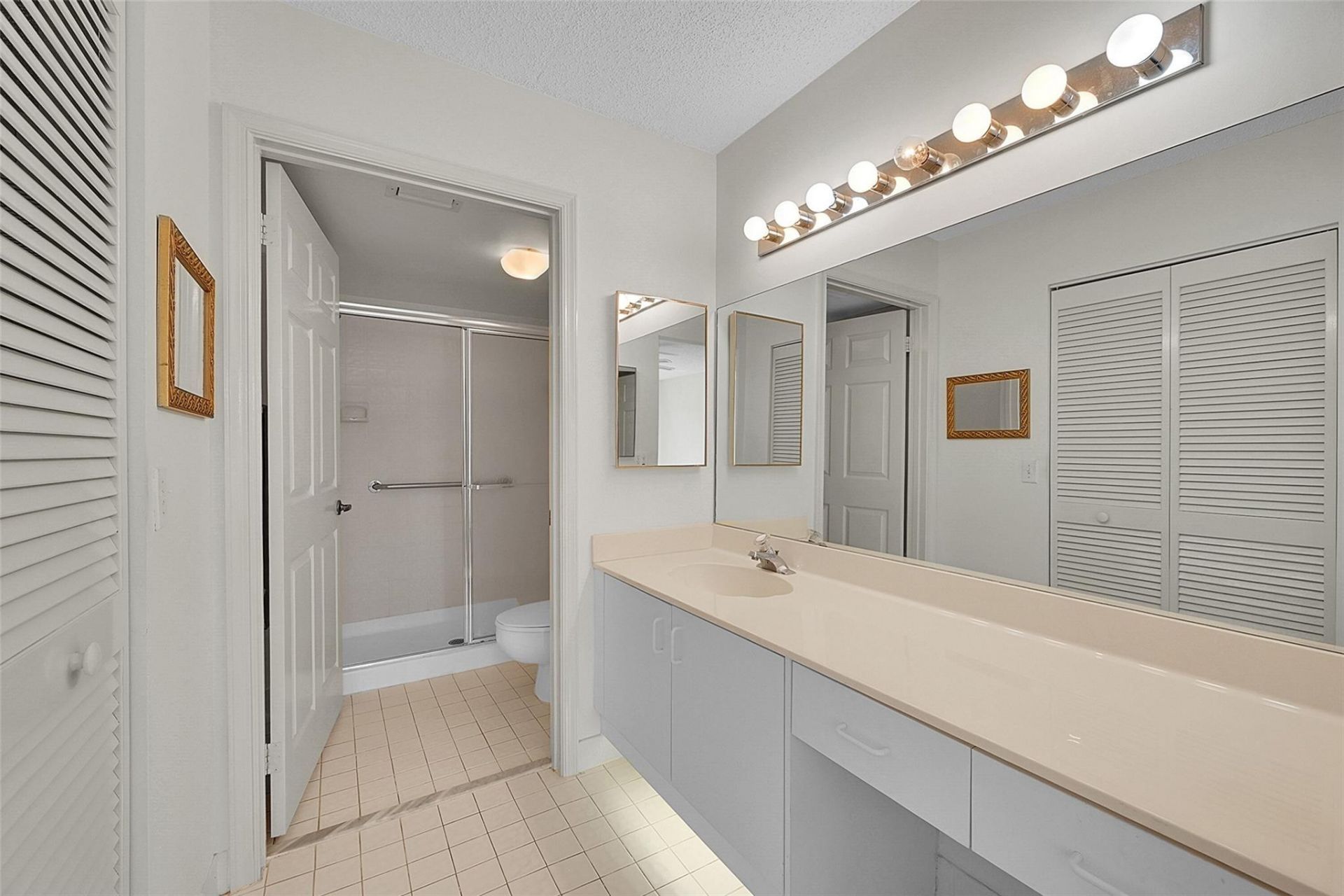 2560 NW 103rd Avenue, Unit 205, Sunrise, FL 33322 Photo