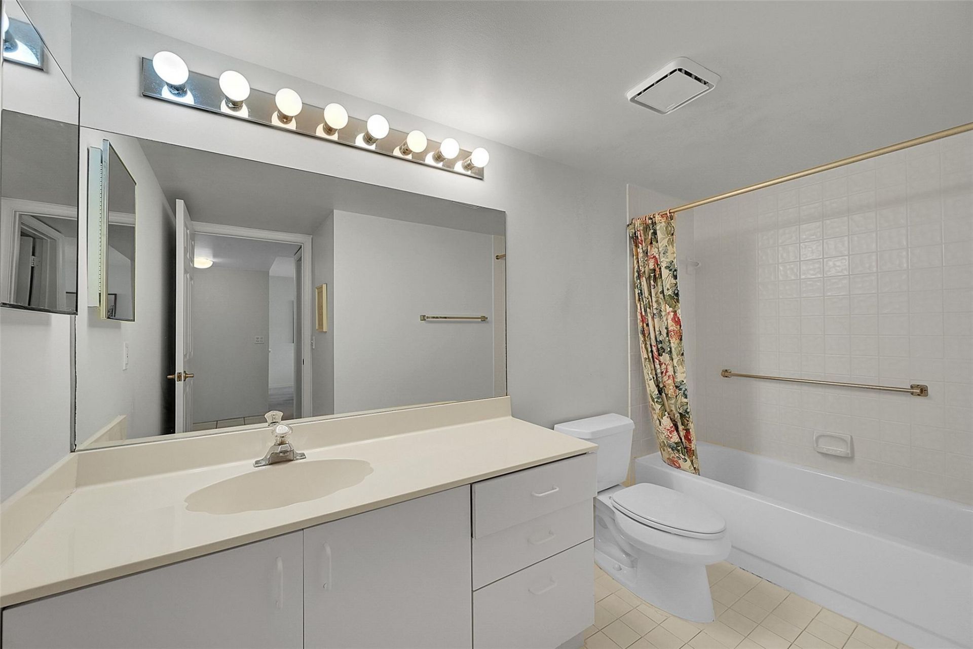 2560 NW 103rd Avenue, Unit 205, Sunrise, FL 33322 Photo