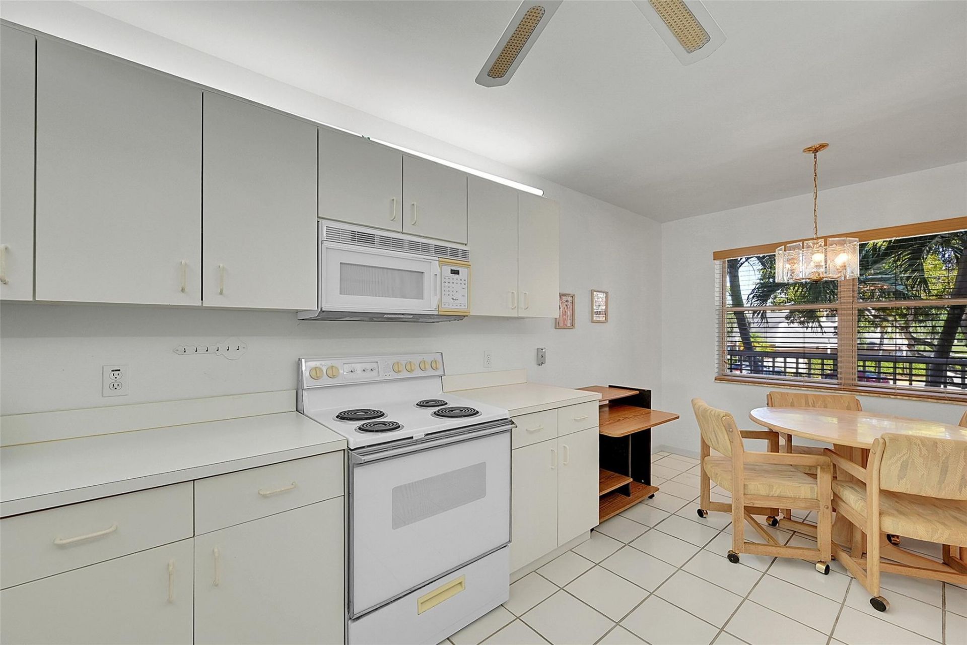 2560 NW 103rd Avenue, Unit 205, Sunrise, FL 33322 Photo