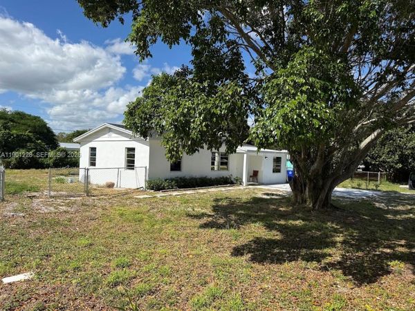 2409 SE 2nd Ave SE, Vero Beach, FL 32962