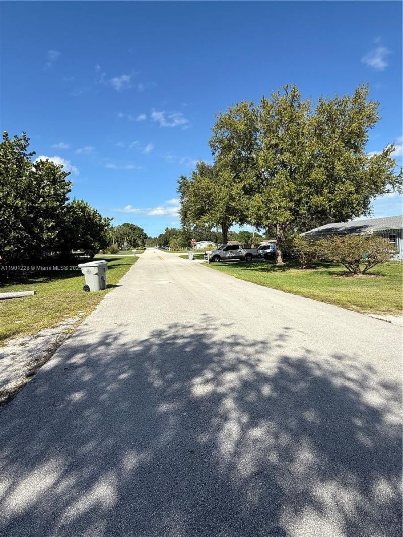 2409 SE 2nd Ave Se, Vero Beach, FL 32962 Photo