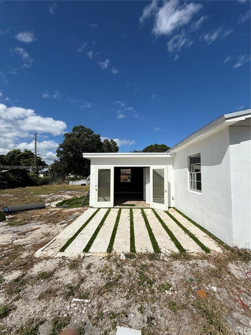 2409 SE 2nd Ave Se, Vero Beach, FL 32962 Photo