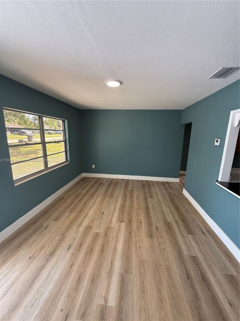 2409 SE 2nd Ave Se, Vero Beach, FL 32962 Photo