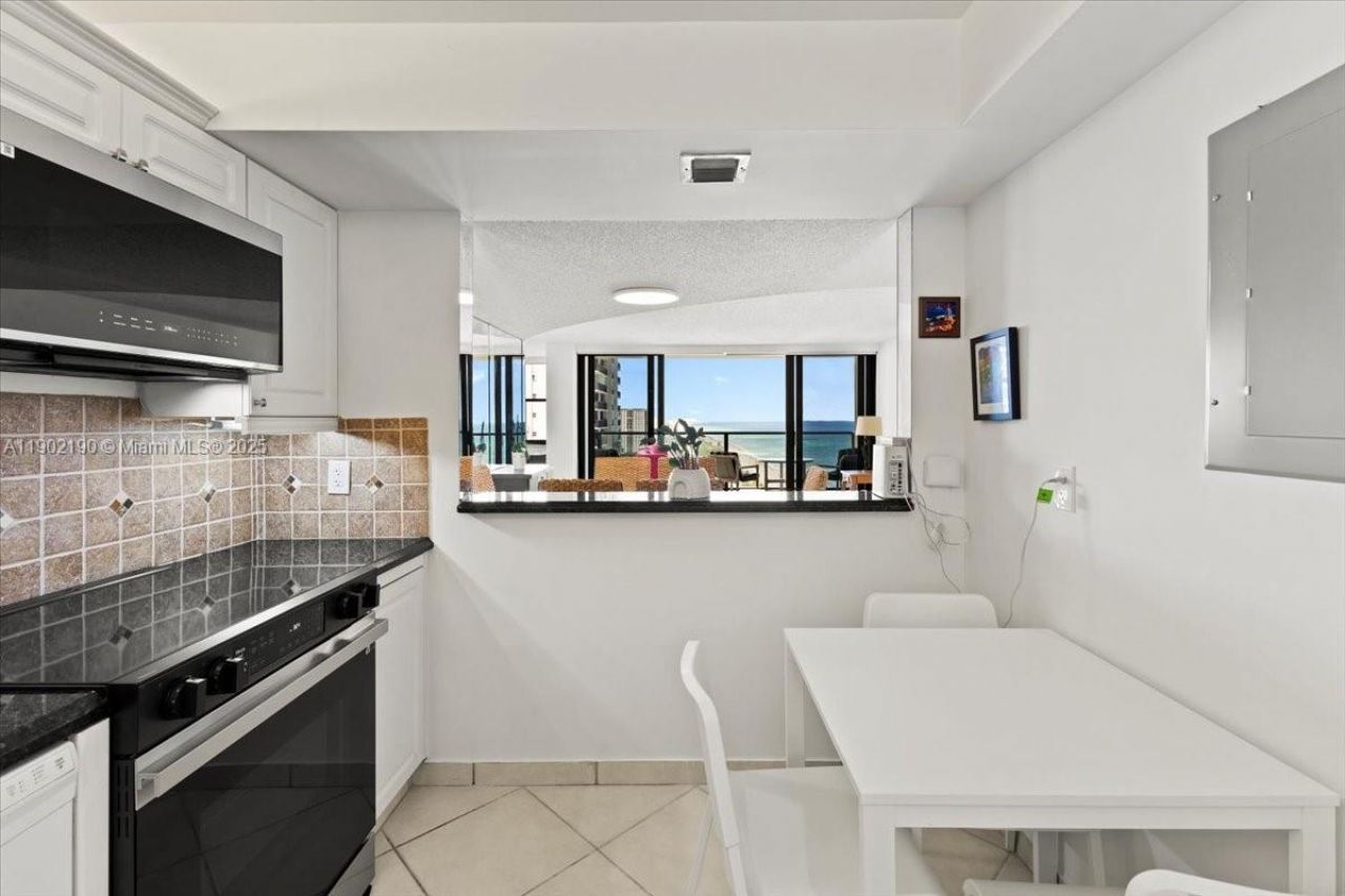 2301 S Ocean Dr, Unit 2004, Hollywood, FL 33019 Photo