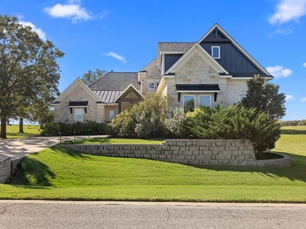 733 Coyote Creek Drive, Gordonville, TX 76245