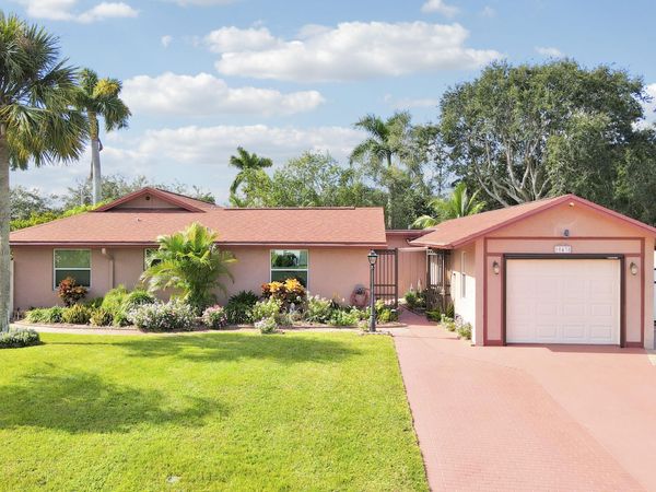 10438 Pippin Lane, Royal Palm Beach, FL 33411