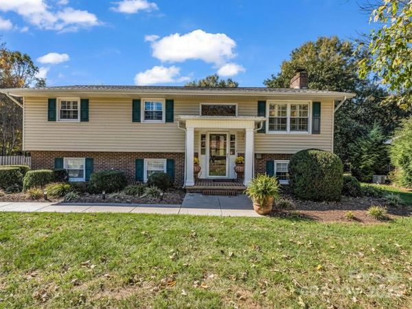 2340 24th Avenue NE, Hickory, NC 28601