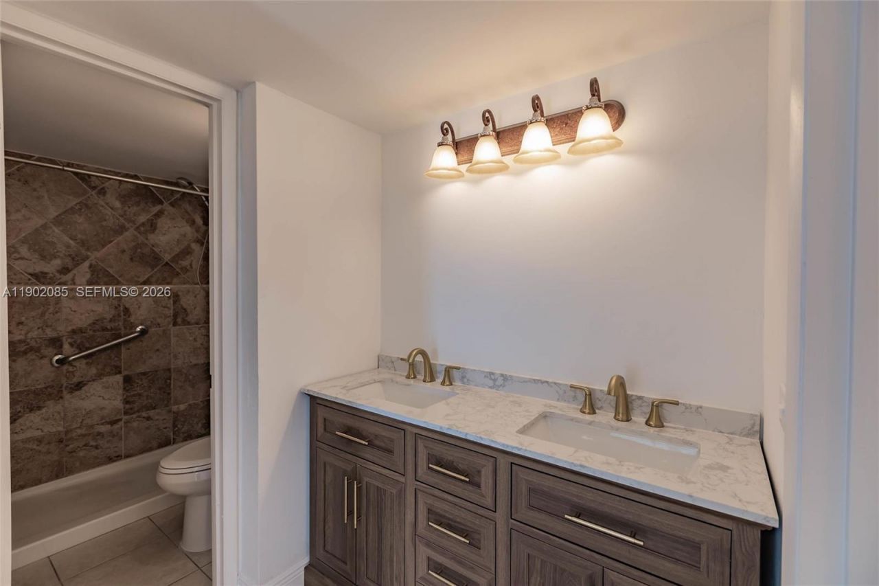 8821 W Flagler St, Unit 210, Miami, FL 33174 Photo