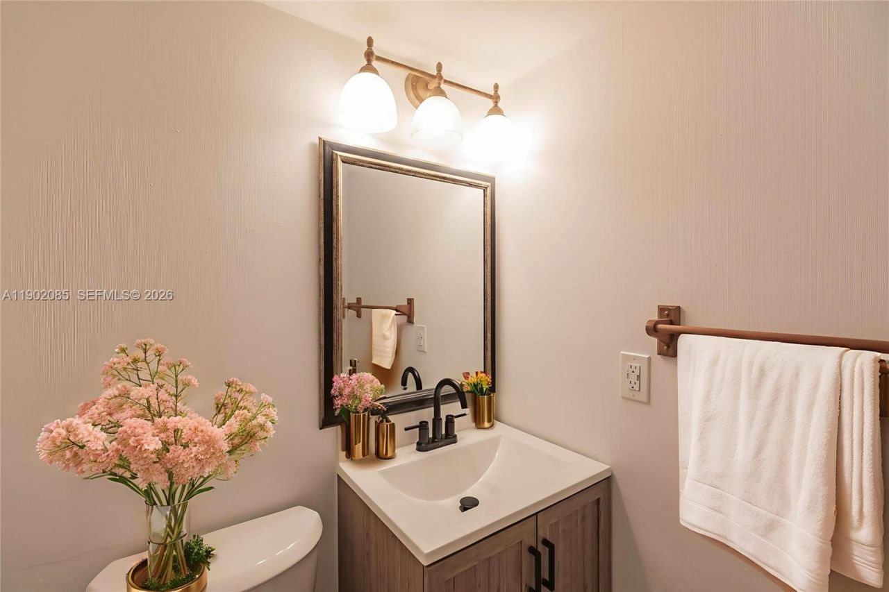 8821 W Flagler St, Unit 210, Miami, FL 33174 Photo