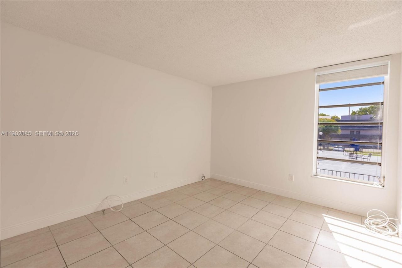 8821 W Flagler St, Unit 210, Miami, FL 33174 Photo