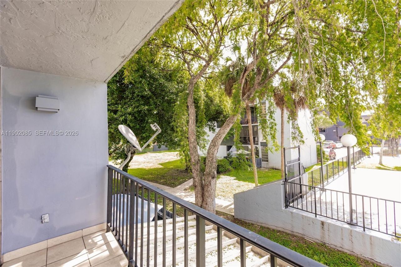 8821 W Flagler St, Unit 210, Miami, FL 33174 Photo