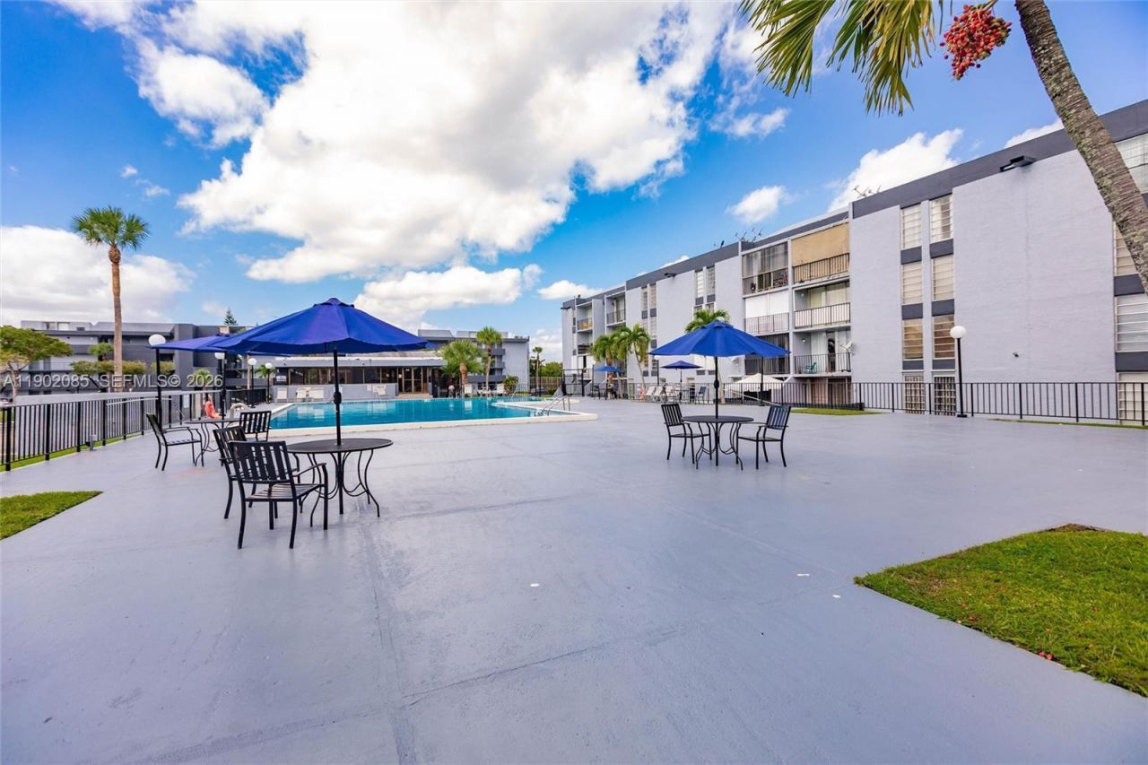 8821 W Flagler St, Unit 210, Miami, FL 33174 Photo