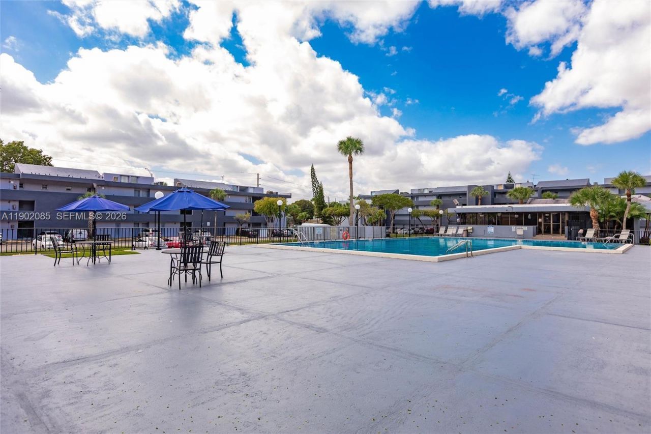 8821 W Flagler St, Unit 210, Miami, FL 33174 Photo