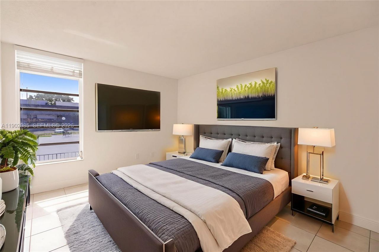 8821 W Flagler St, Unit 210, Miami, FL 33174 Photo