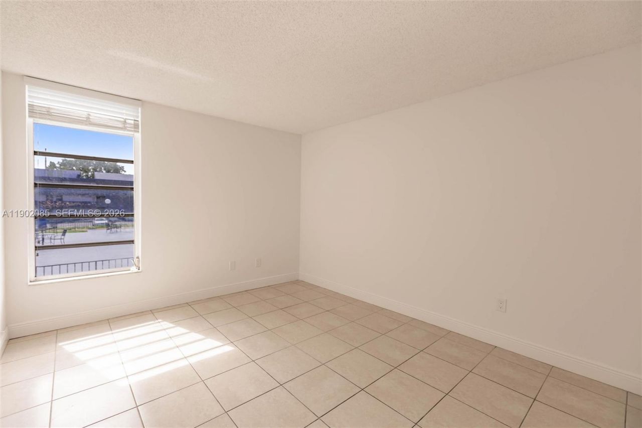 8821 W Flagler St, Unit 210, Miami, FL 33174 Photo