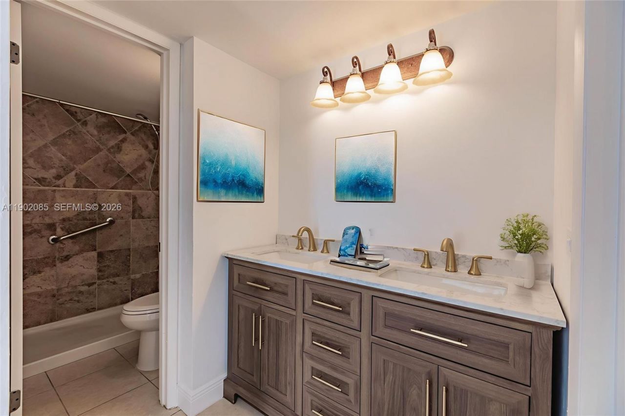 8821 W Flagler St, Unit 210, Miami, FL 33174 Photo