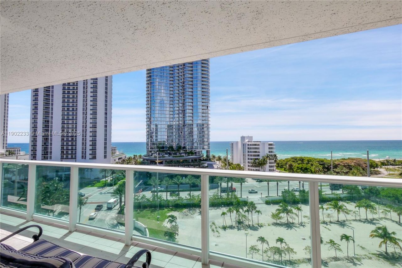 100 Bayview Dr, Unit 1008, Sunny Isles Beach, FL 33160 Photo