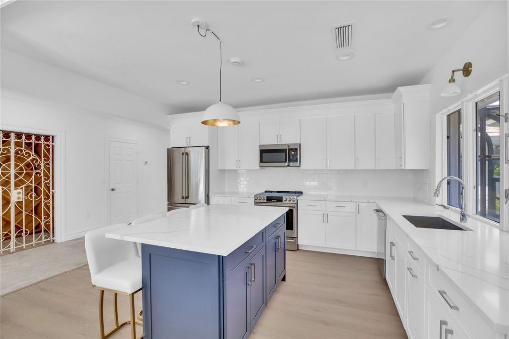 1916 Ocean Drive , Vero Beach, FL 32963 Photo