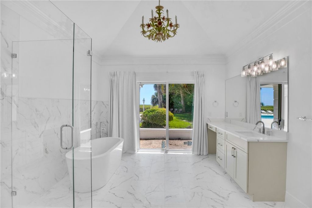 1916 Ocean Drive , Vero Beach, FL 32963 Photo