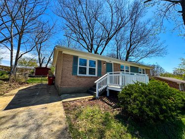 106 Coolbrook Drive, Frankfort, KY 40601