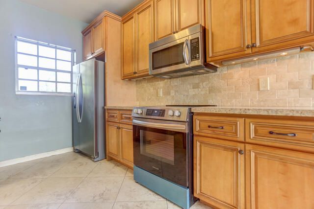 328 E Jasmine Drive, Lake Park, FL 33403 Photo