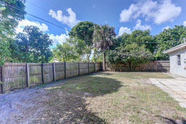 328 E Jasmine Drive, Lake Park, FL 33403 Photo