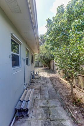328 E Jasmine Drive, Lake Park, FL 33403 Photo