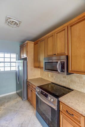 328 E Jasmine Drive, Lake Park, FL 33403 Photo