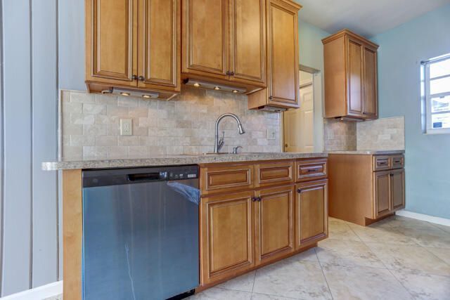 328 E Jasmine Drive, Lake Park, FL 33403 Photo