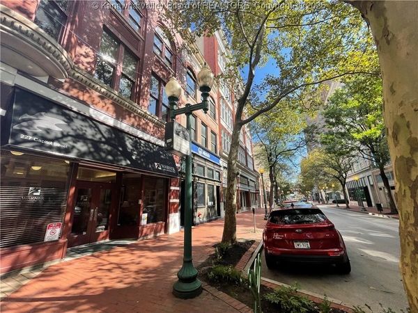 229 Capitol Street, Charleston, WV 25301