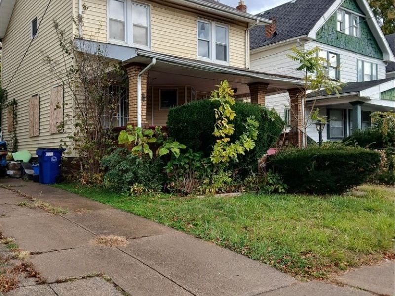 475 E 118th Street, Cleveland, OH 44108 Photo 2