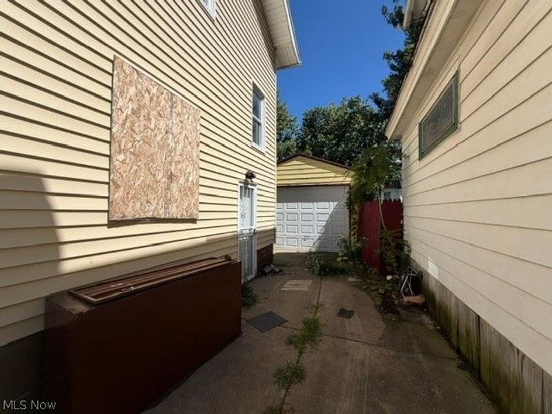 475 E 118th Street, Cleveland, OH 44108 Photo 4
